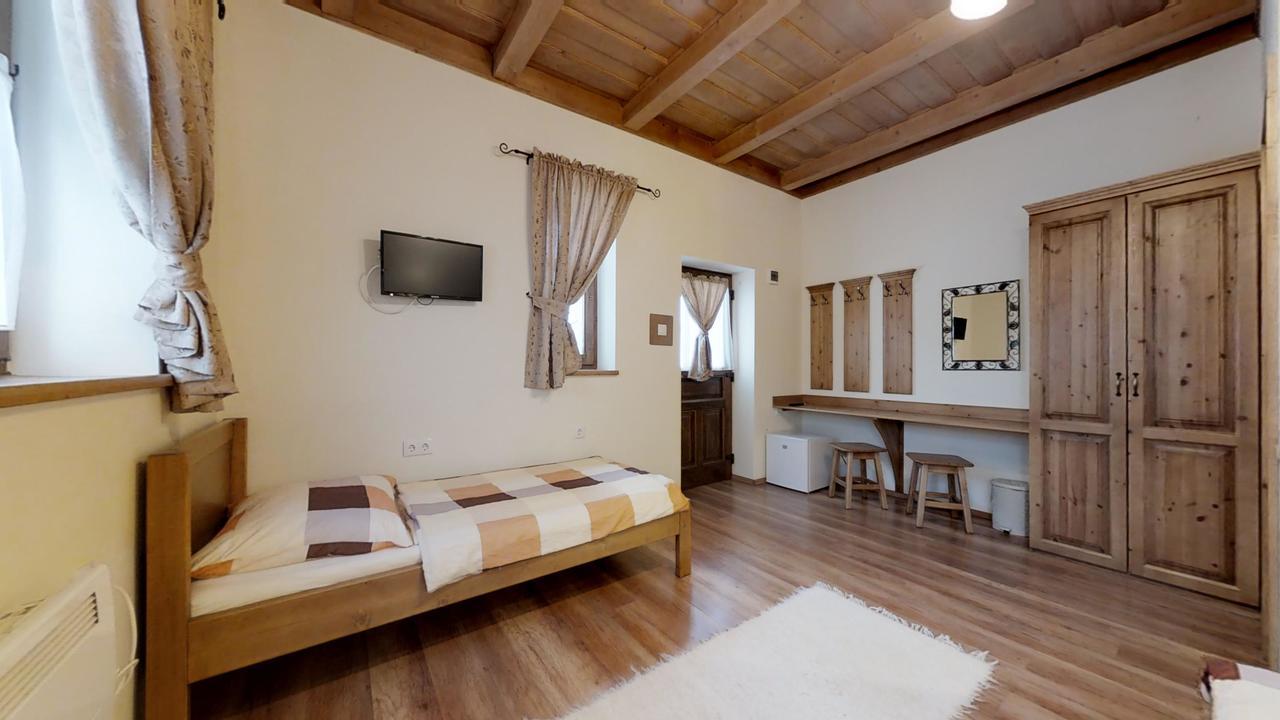 Toth Vendeghaz Es Apartmanhaz Ujfeherto Dış mekan fotoğraf