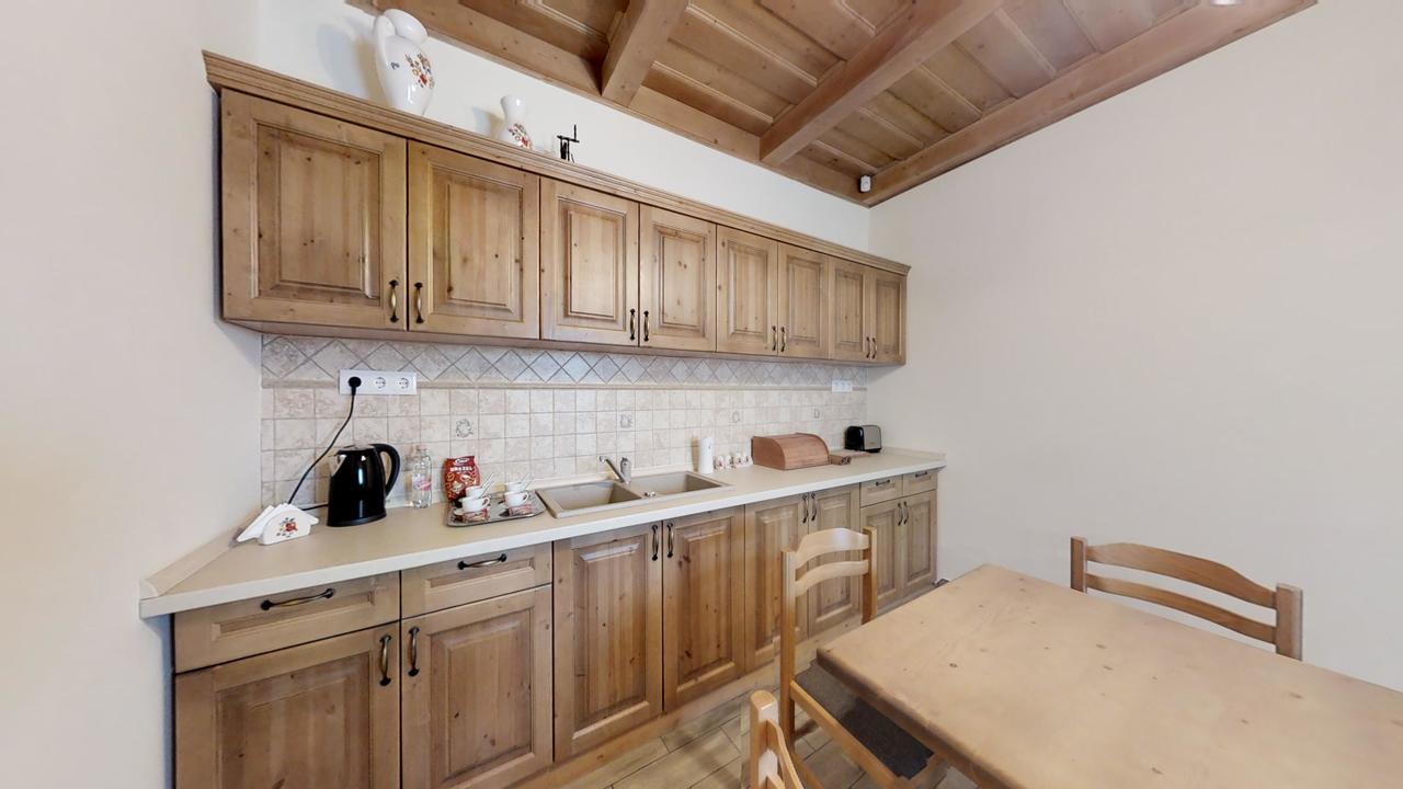 Toth Vendeghaz Es Apartmanhaz Ujfeherto Dış mekan fotoğraf