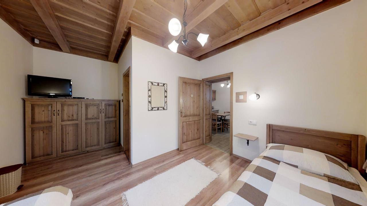 Toth Vendeghaz Es Apartmanhaz Ujfeherto Dış mekan fotoğraf